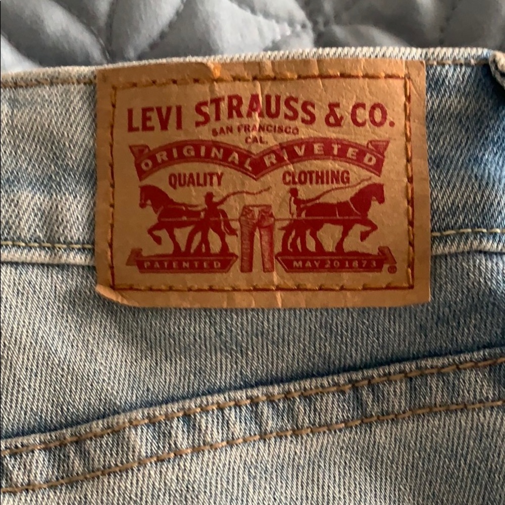 Unworn Levis skinnies
